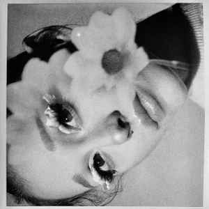 Ariana Grande - Petal